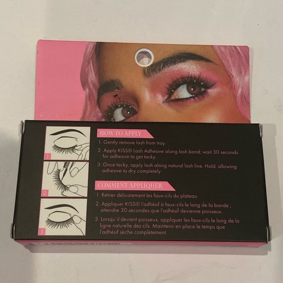 2-Piece Bundle of Halloween-Themed Accessories - Eyelashes & Press-on Nails NWT - Picture 3 of 10